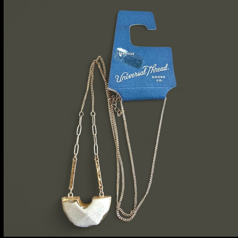 Universal Thread Precious Collection Modernist Pendant Necklace NWT